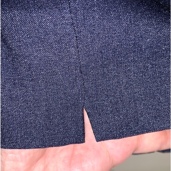 Time and Tru capris, dark shimmering blue, size medium, 8 to 10 - Picture 5 of 11